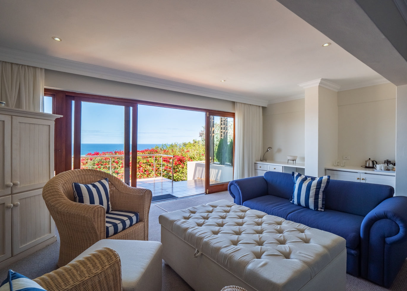 SUPERIOR SEA AND LAGOON VIEW - Luxury Suite N°7